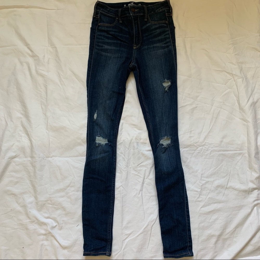 🌌hollister ripped jeggings🌌